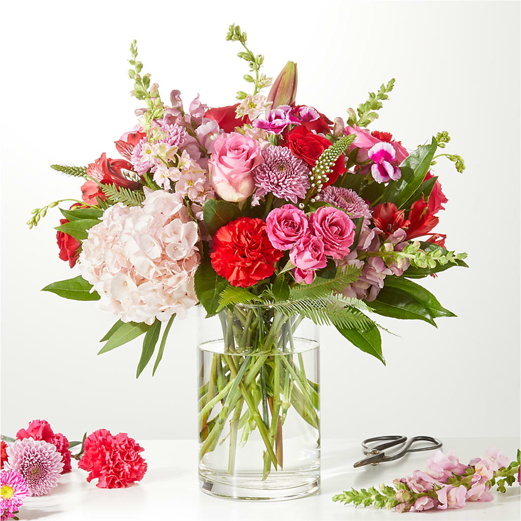 Swooning Over You - A Luxury Florist Original – MALLERY'S FLOWERS & GIFTS, Redding CA