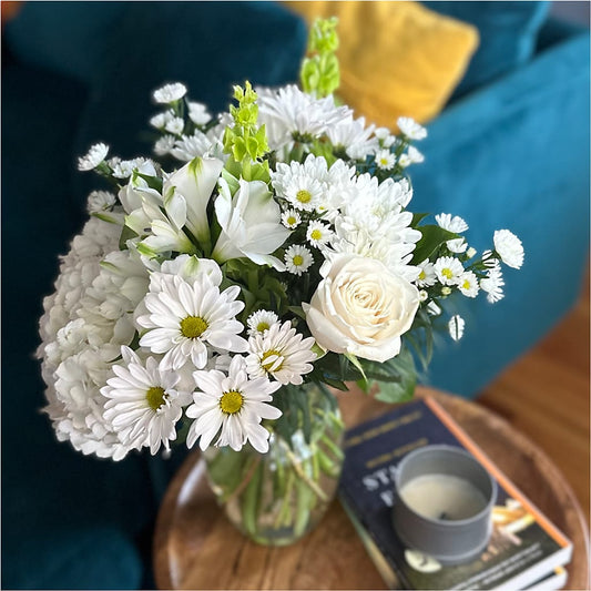 Classic Ivory – A Florist Original – MALLERY'S FLOWERS & GIFTS, Redding CA