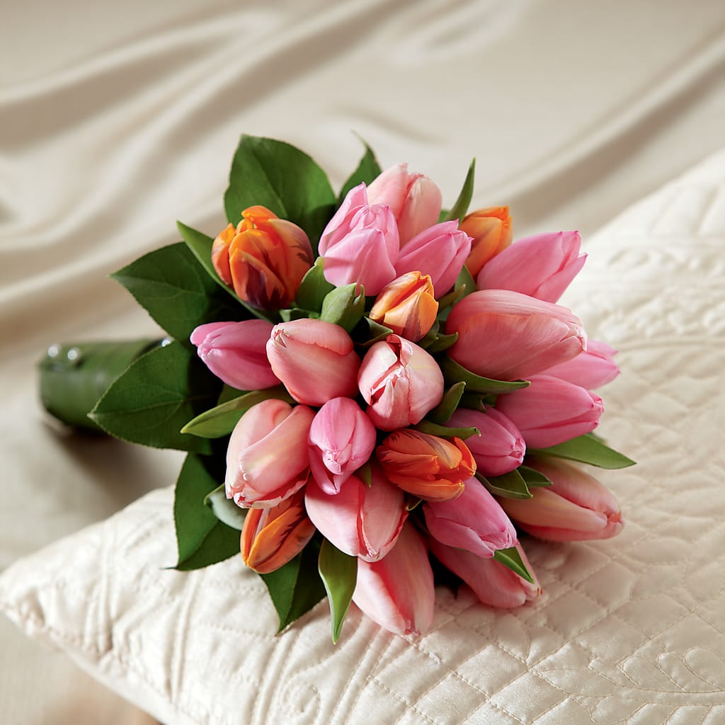 Embraceable Bouquet – MALLERY'S FLOWERS & GIFTS, Redding CA