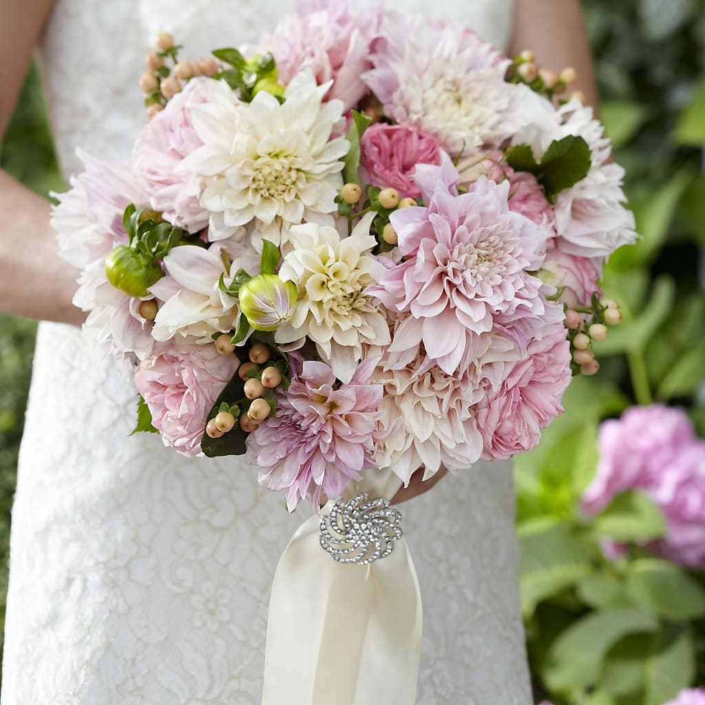 Heart's Promise Bouquet – MALLERY'S FLOWERS & GIFTS, Redding CA