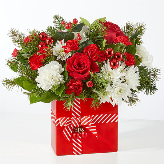 Presents Under the Tree Bouquet – MALLERY'S FLOWERS & GIFTS, Redding CA