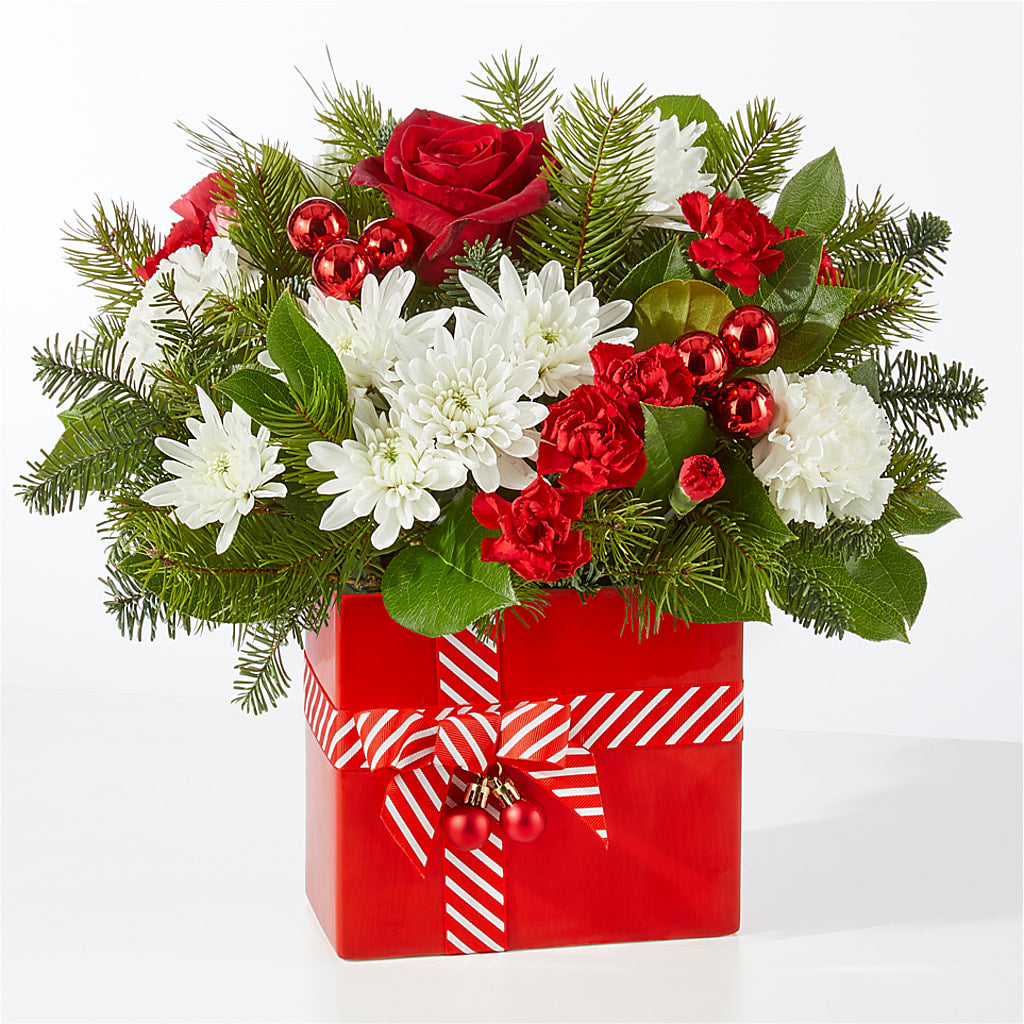 Presents Under the Tree Bouquet – MALLERY'S FLOWERS & GIFTS, Redding CA