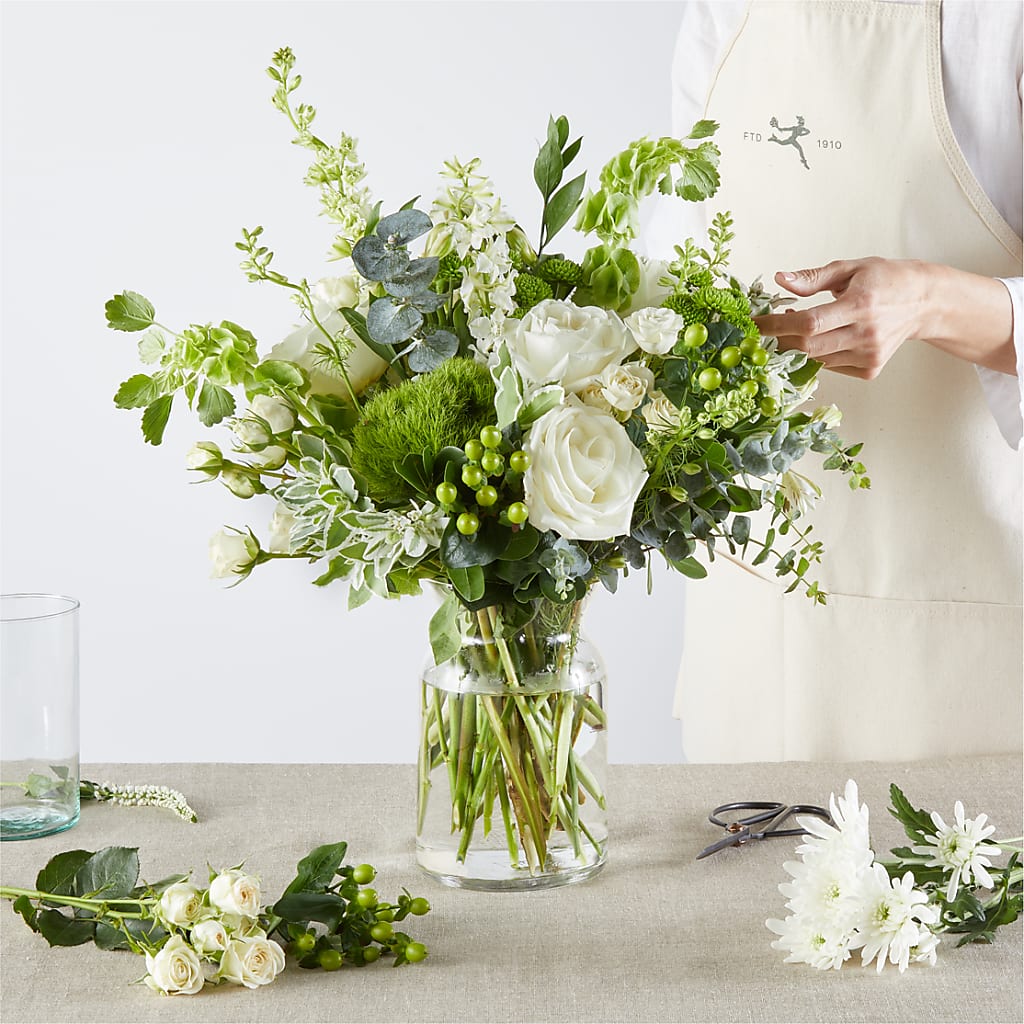 Irish Garden - A Florist Original – MALLERY'S FLOWERS & GIFTS, Redding CA