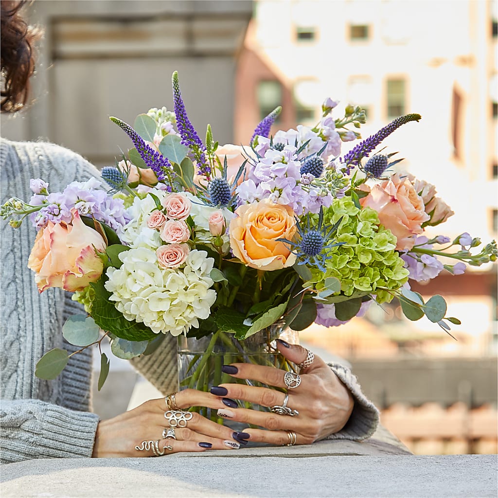 Porch Swing Bouquet – MALLERY'S FLOWERS & GIFTS, Redding CA